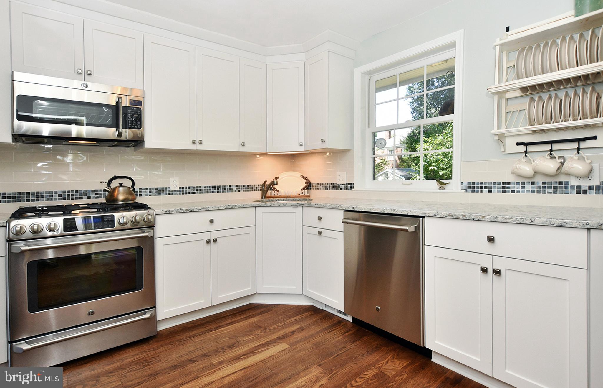 4515 Sleaford Road Bethesda, MD 20814 - Photo 10 of 47 Beautifully Renovated Kitchen with Corner Sink