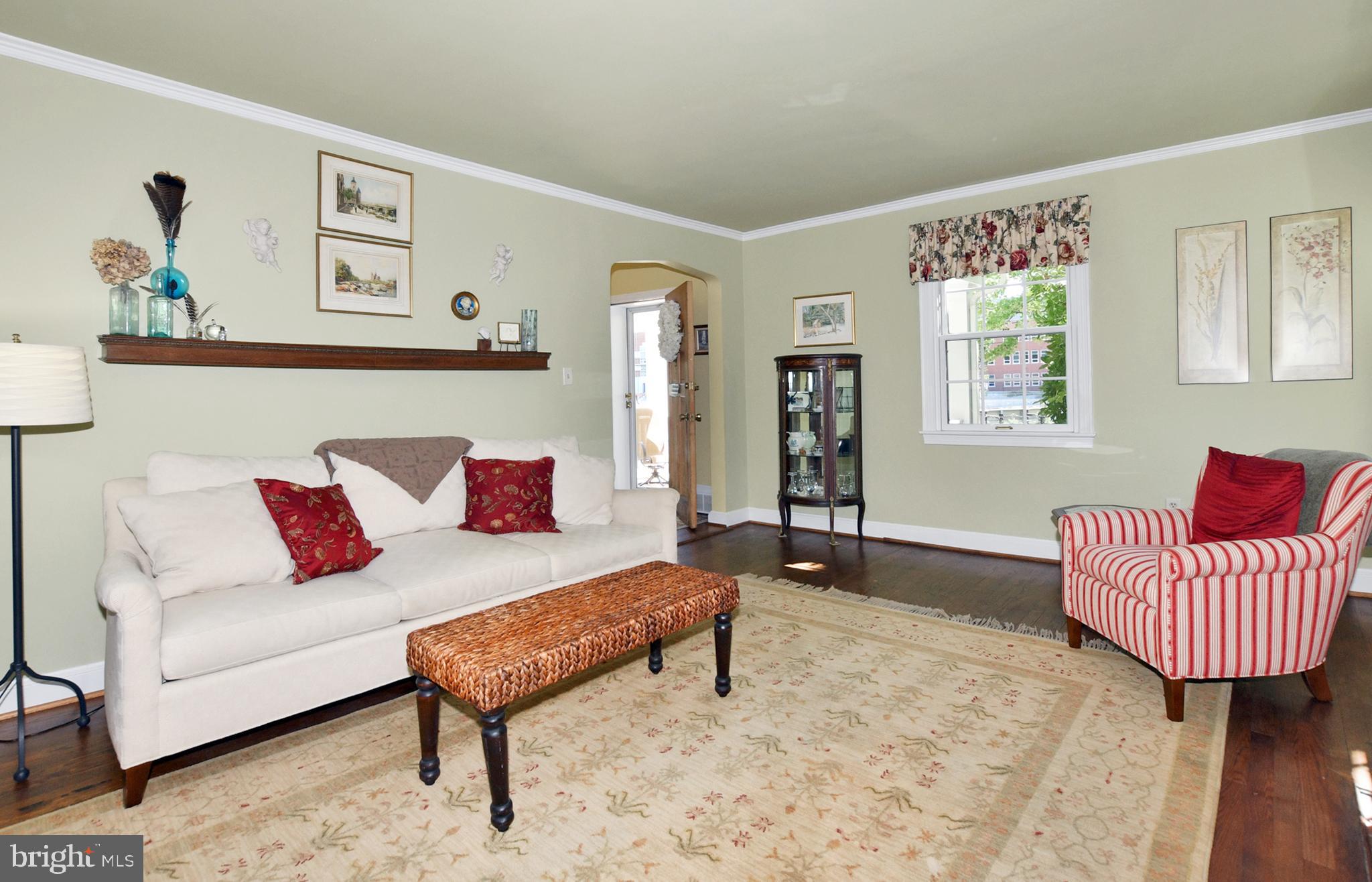 4515 Sleaford Road Bethesda, MD 20814 - Photo 7 of 47 Crown Molding & Wood Flooring in Living Room