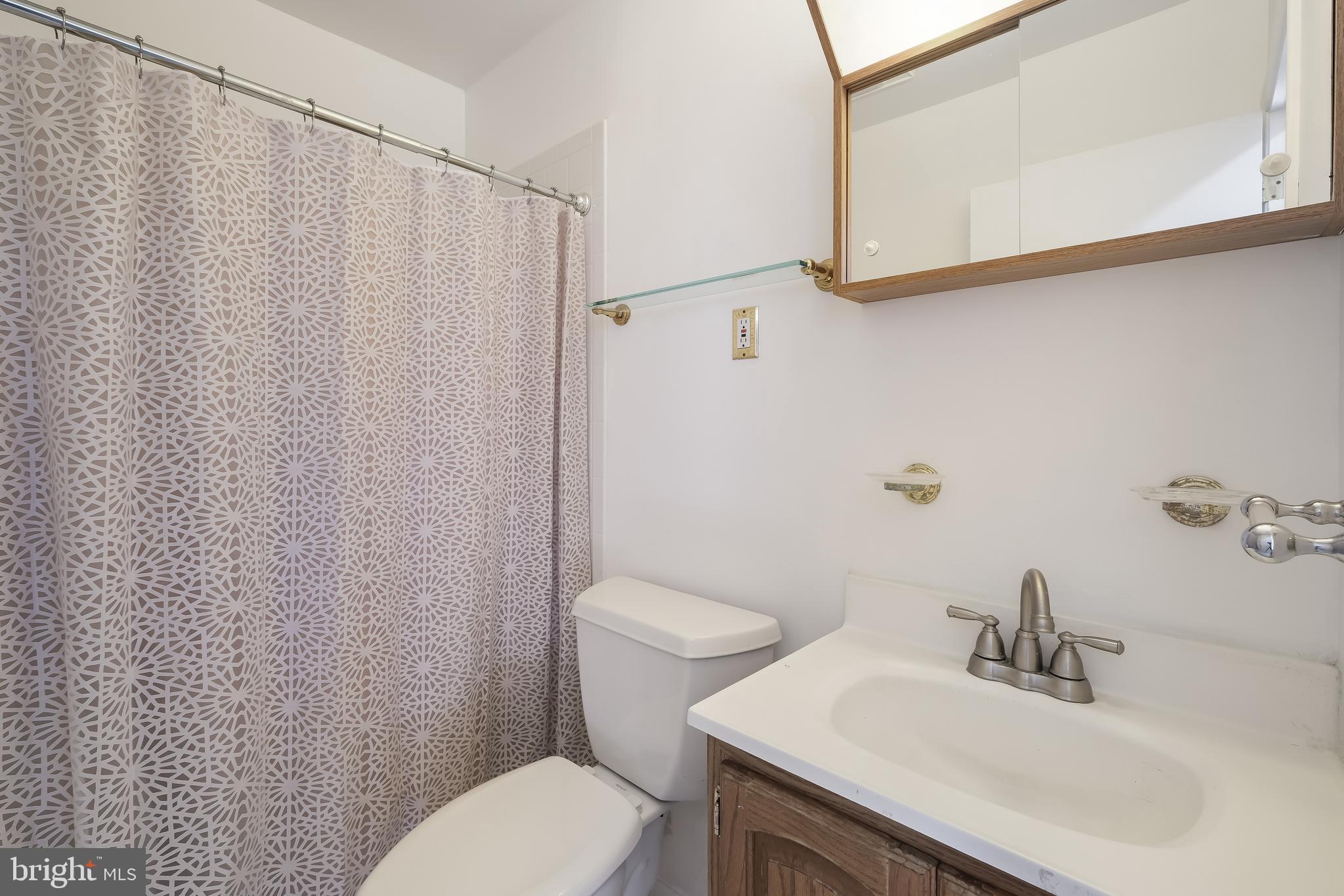 7 Greystone Road Ambler, PA 19002 - Photo 20 of 26 Hall Bath