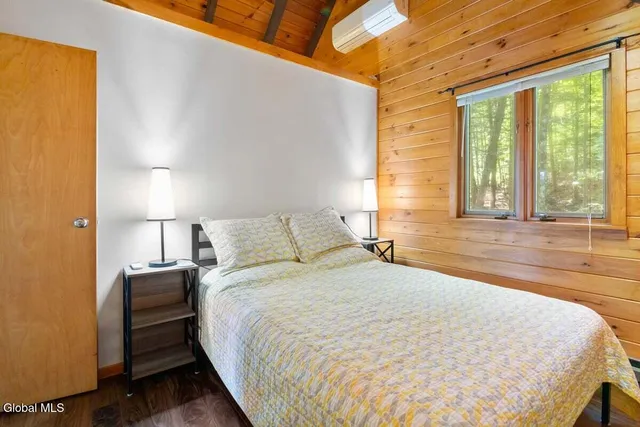 $980,000 | 55 Lakeview Drive, Horicon, NY 12808