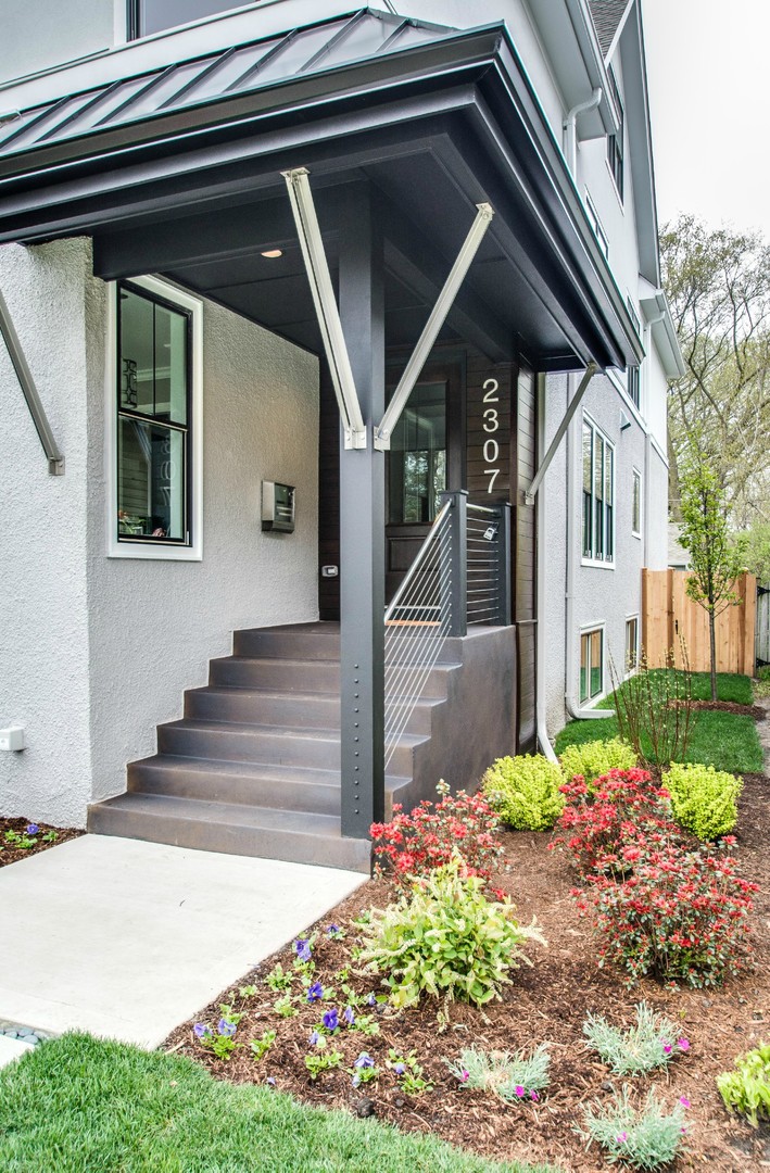 2307 Grey Avenue Evanston, IL 60201 - Photo 2 of 34