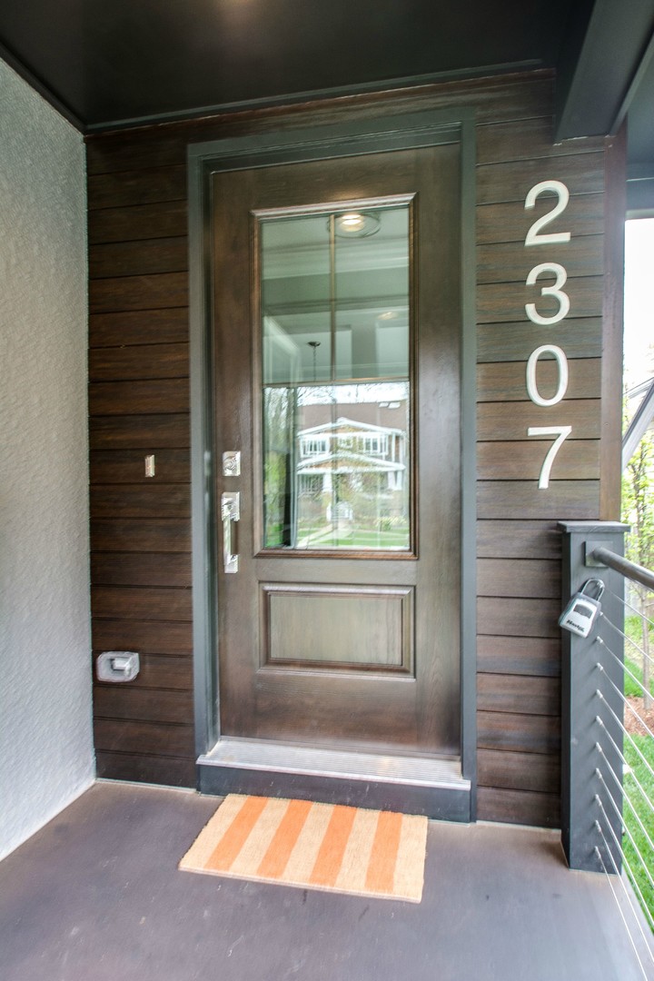 2307 Grey Avenue Evanston, IL 60201 - Photo 3 of 34