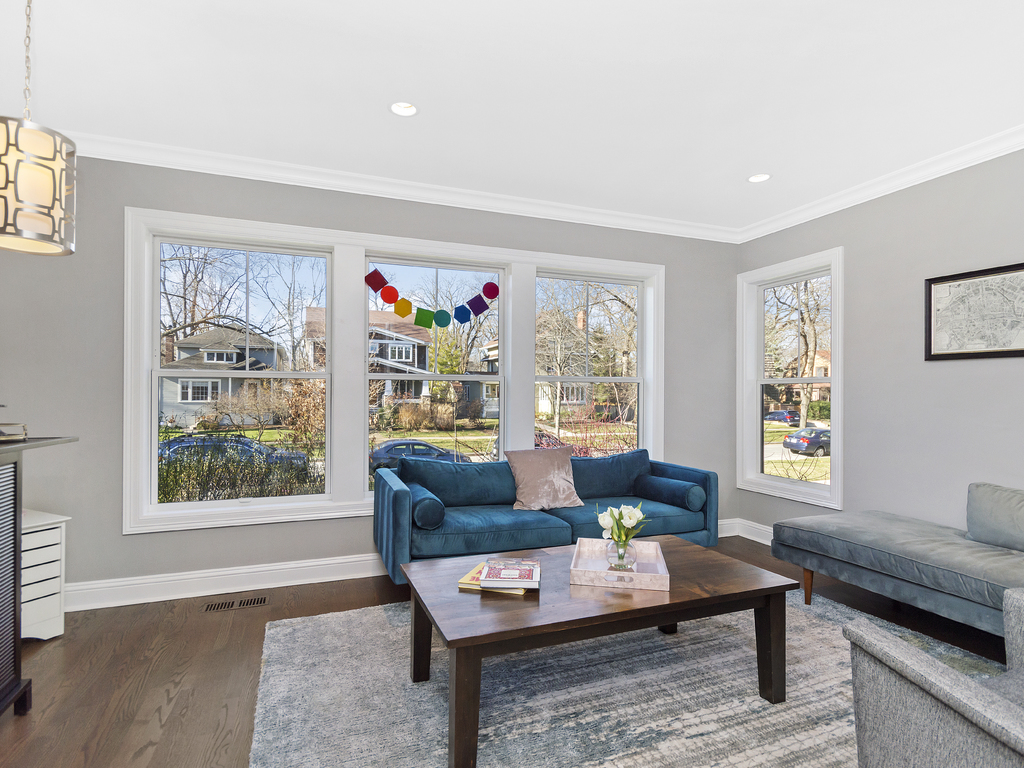 2307 Grey Avenue Evanston, IL 60201 - Photo 4 of 34