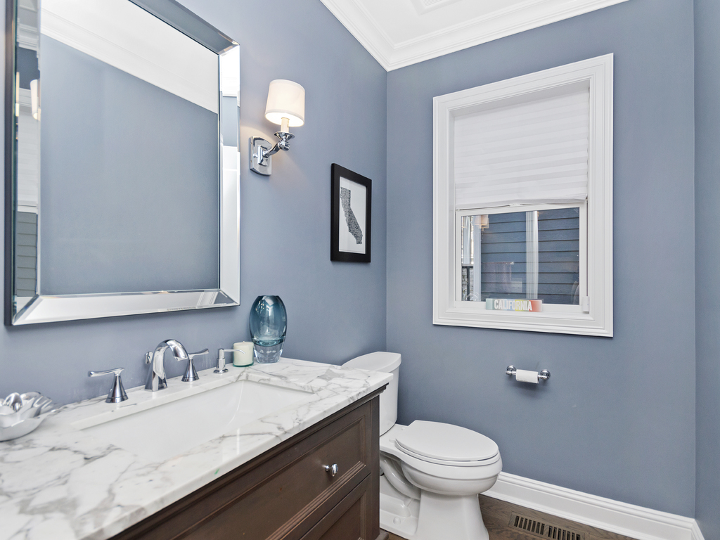 2307 Grey Avenue Evanston, IL 60201 - Photo 8 of 34