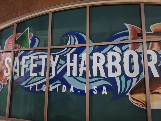 $1,500,000 | 8 Copperwood Court, Safety Harbor, FL 34695