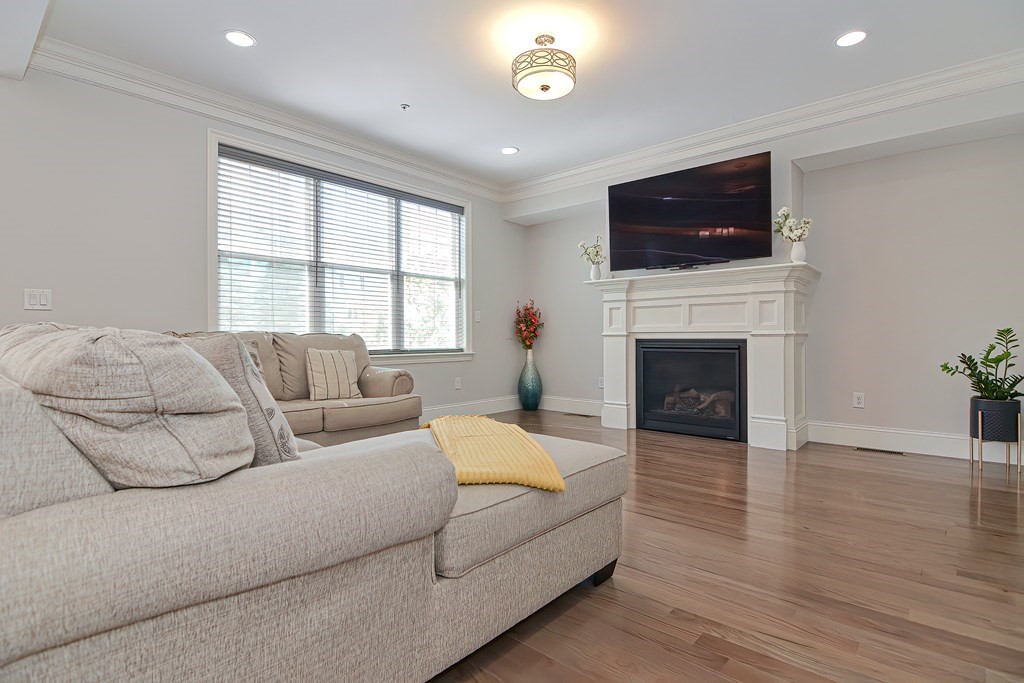 101 Brookview Road, Unit 101 Franklin, MA 02038 - Photo 6 of 42 Gallery Image 6