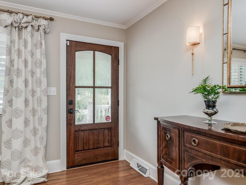 5528 Murrayhill Road Charlotte, NC 28210 - Photo 4 of 32 Gallery Image 4