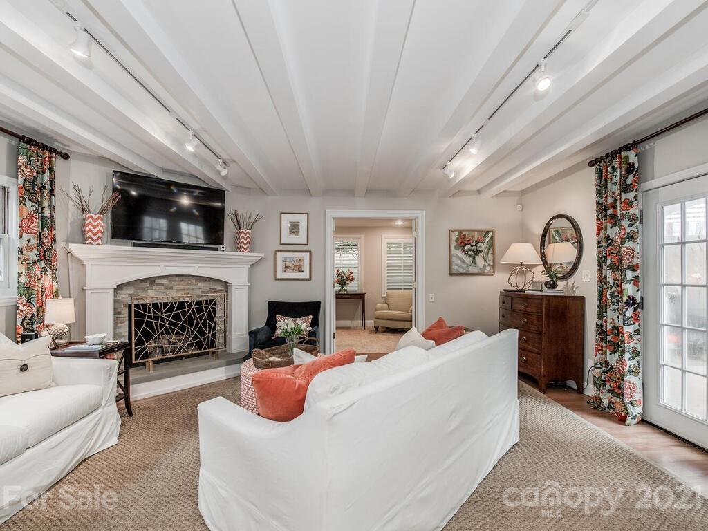 5528 Murrayhill Road Charlotte, NC 28210 - Photo 8 of 32 Gallery Image 8