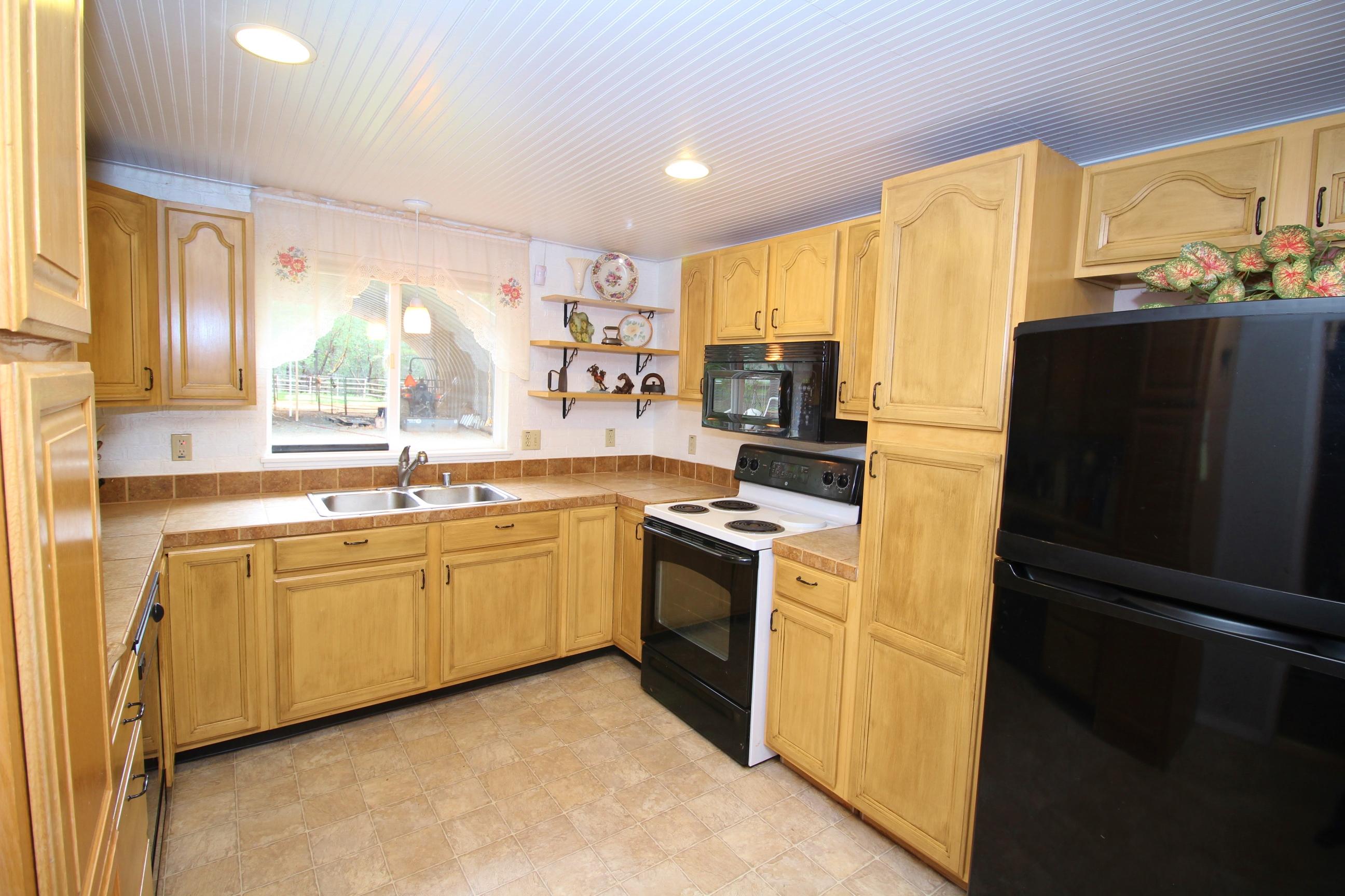 260 Draper Valley Road Selma, OR 97538 - Photo 5 of 21 03