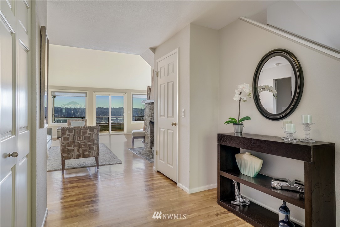 17409 Sylvester Road Southwest Burien, WA 98166 - Photo 6 of 25 Gallery Image 6