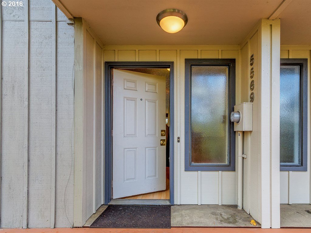 5569 Southwest Multnomah Boulevard Portland, OR 97219 - Photo 3 of 20 Gallery Image 3