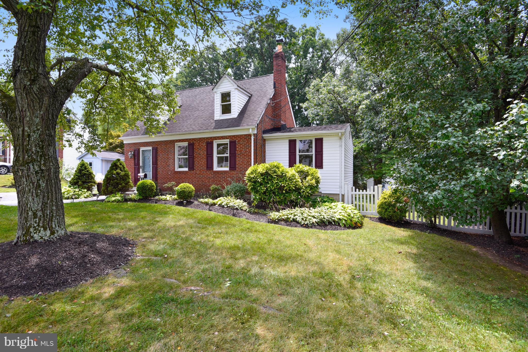 425 Kingwood Road Linthicum, MD 21090 - Photo 3 of 20 Beautiful Yard with Wonderful Shade Trees