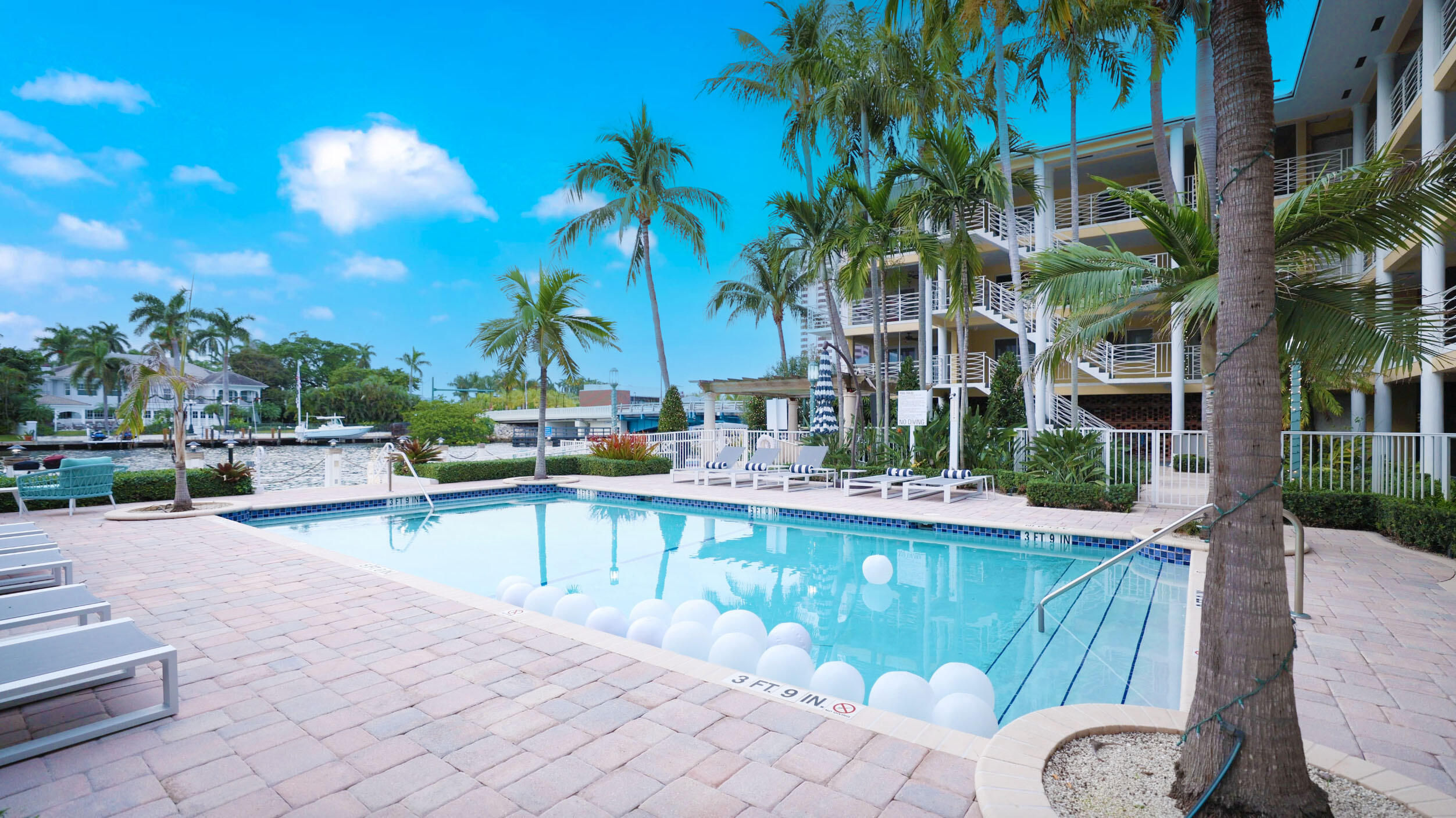 1015 Spanish River Road, Unit 408 Boca Raton, FL 33432 - Photo 4 of 23 1015 Spanish River Rd, unit 408 - 3