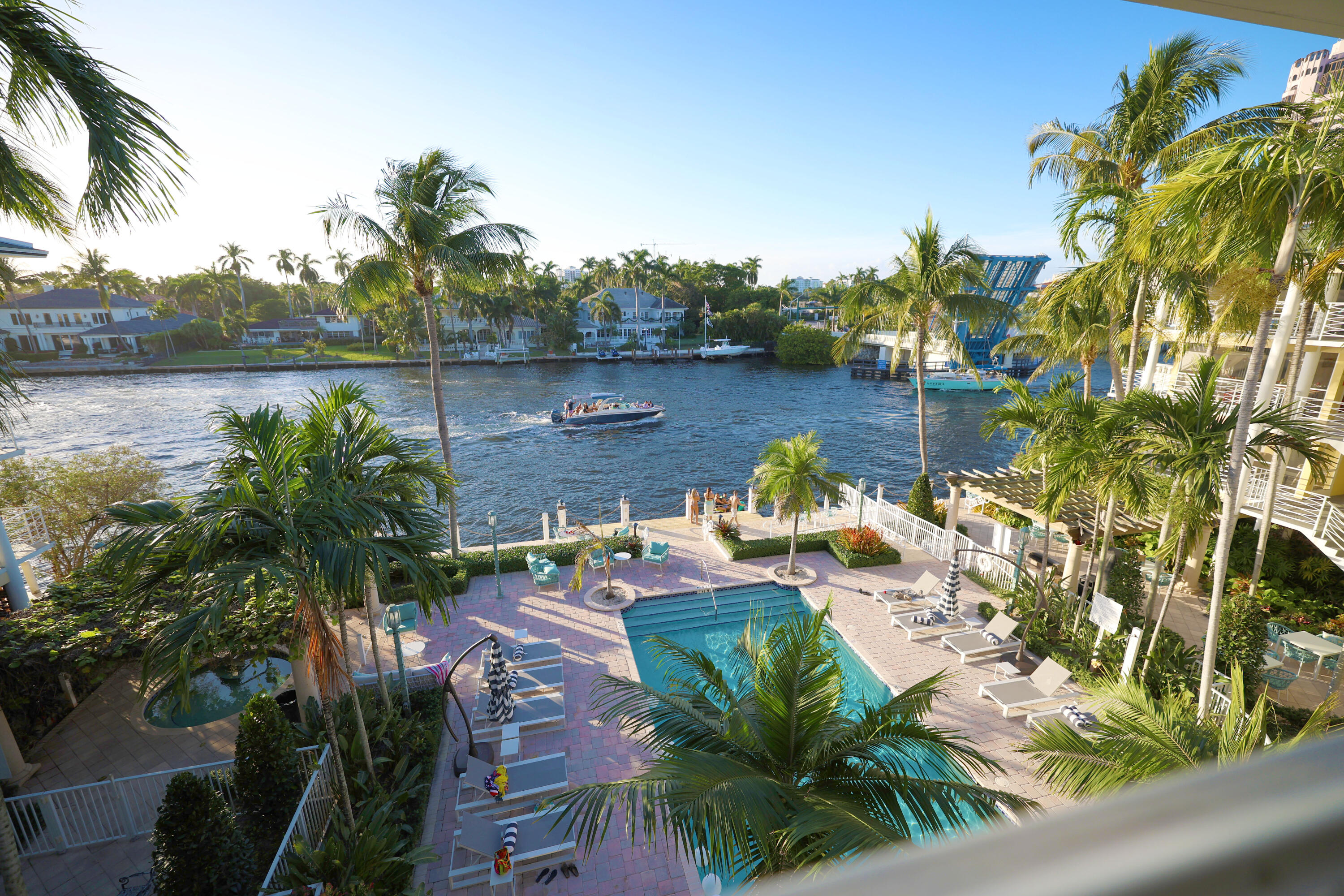 1015 Spanish River Road, Unit 408 Boca Raton, FL 33432 - Photo 6 of 23 1015 Spanish River Rd, unit 408 - 5