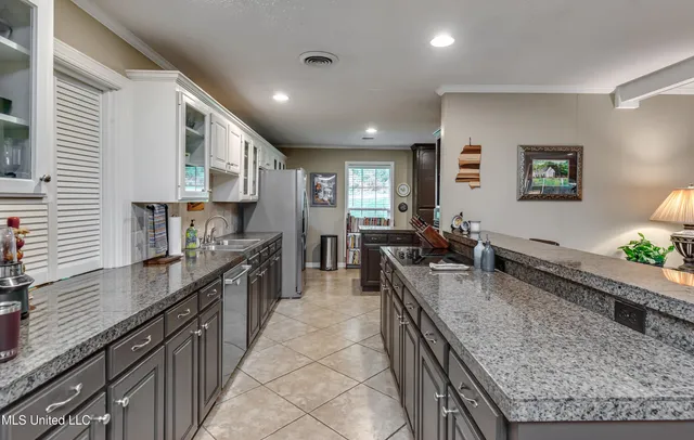 $235,000 | 2030 East Sunset Drive, Yazoo City, MS 39194