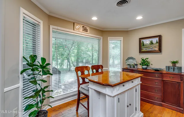 $235,000 | 2030 East Sunset Drive, Yazoo City, MS 39194