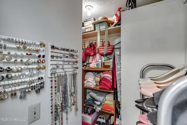 $235,000 | 2030 East Sunset Drive, Yazoo City, MS 39194