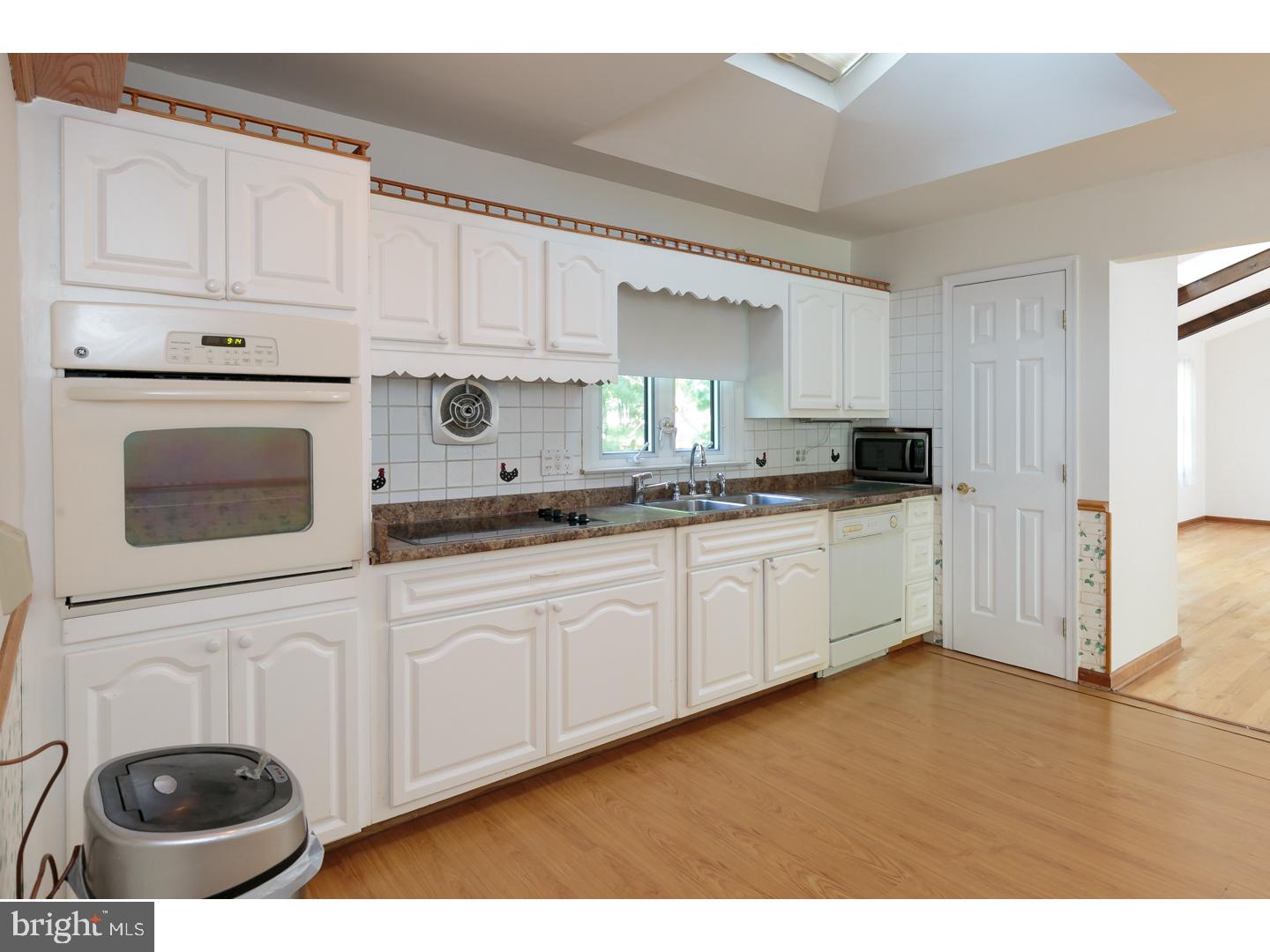 2401 Riverton Road Cinnaminson, NJ 08077 - Photo 10 of 23 Kitchen