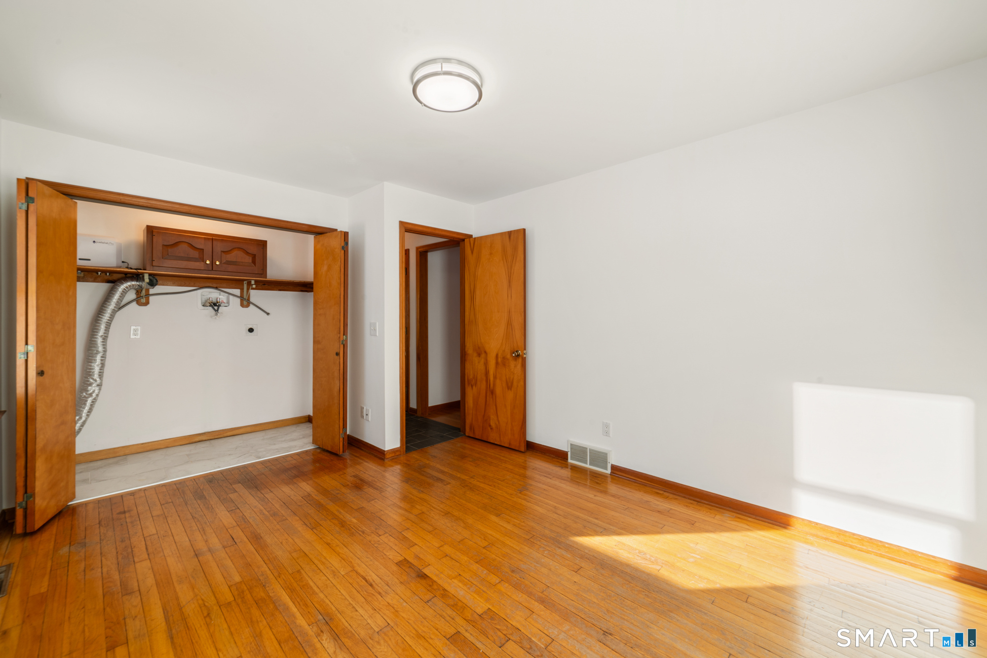 672 Old Waterbury Road Southbury, CT 06488 - Photo 19 of 38