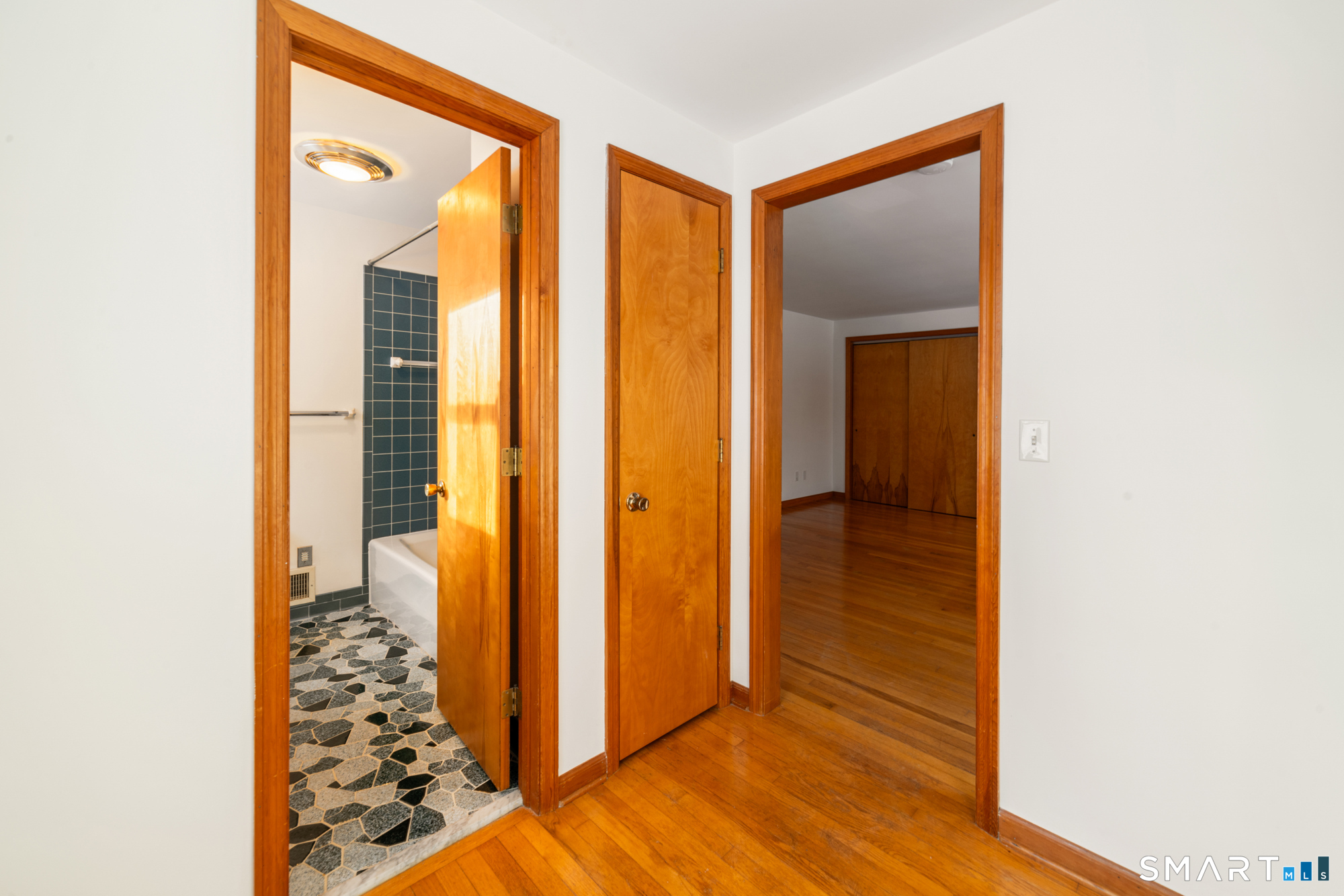 672 Old Waterbury Road Southbury, CT 06488 - Photo 29 of 38 Primary Suite with full bath and dressing room or nursery