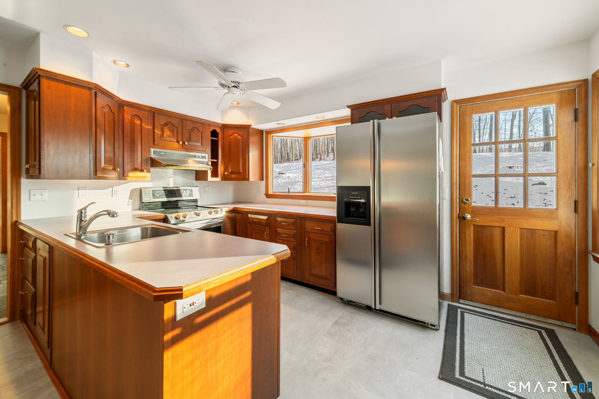 672 Old Waterbury Road Southbury, CT 06488 - Photo 10 of 38