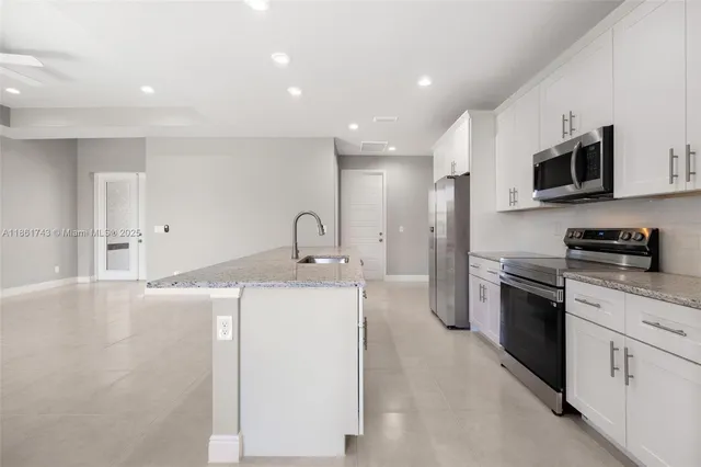 $319,000 | 5028 Peachtree Circle, LaBelle, FL 33935