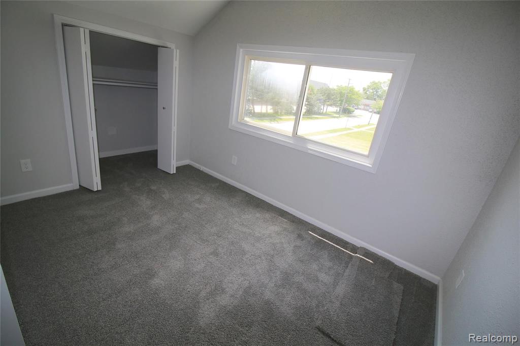 8071 Rivard Avenue Warren, MI 48089 - Photo 16 of 30