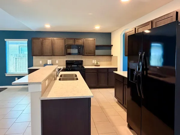 $2,225 | 6807 Bardsdale Court, Rosharon, TX 77583