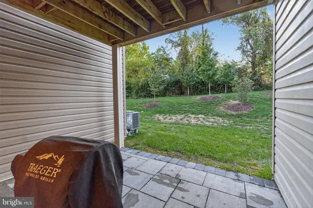 a picture of a wall with white wall with a white wall and picture