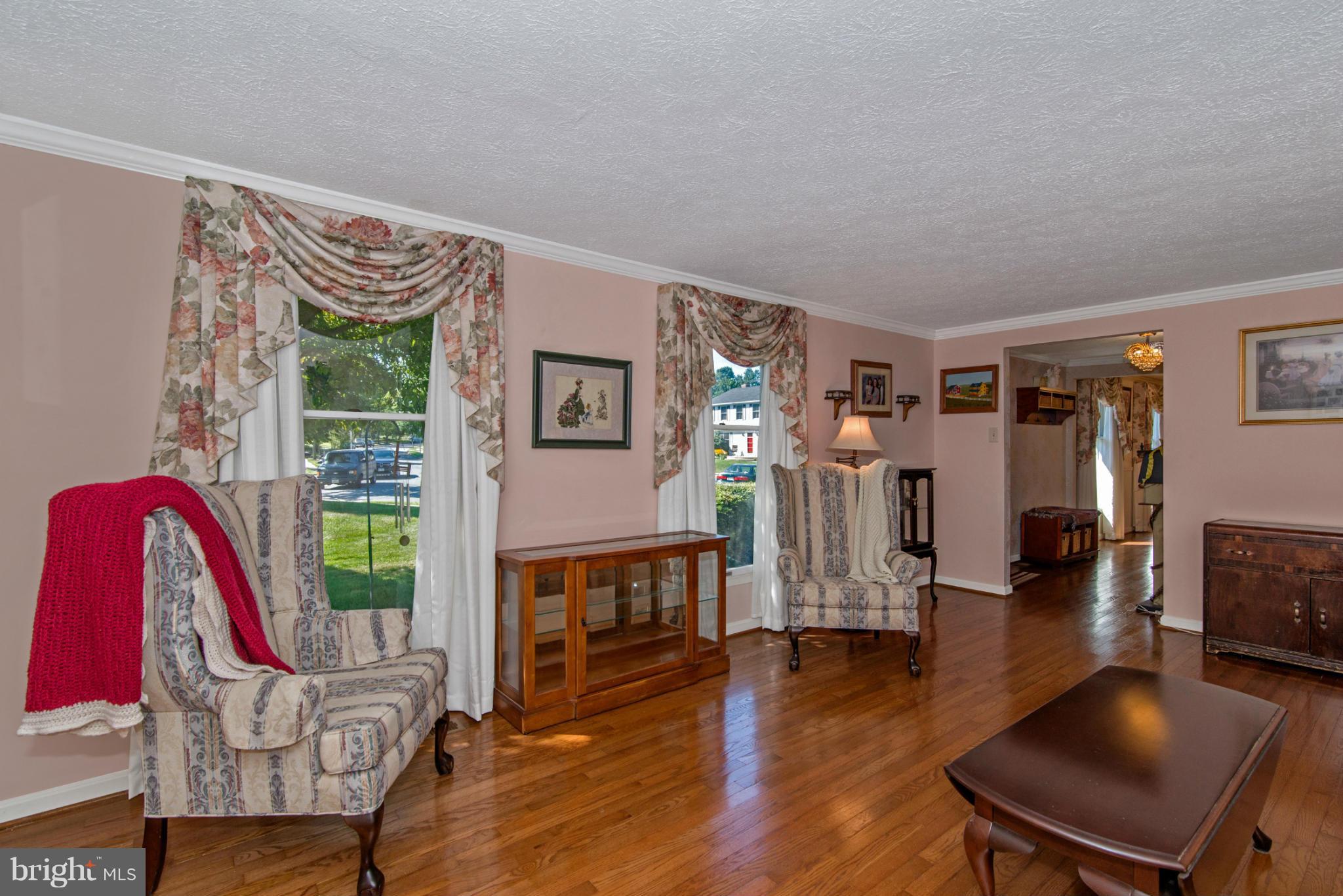 585 Pumphouse Road Frederick, MD 21703 - Photo 11 of 30 Living Room