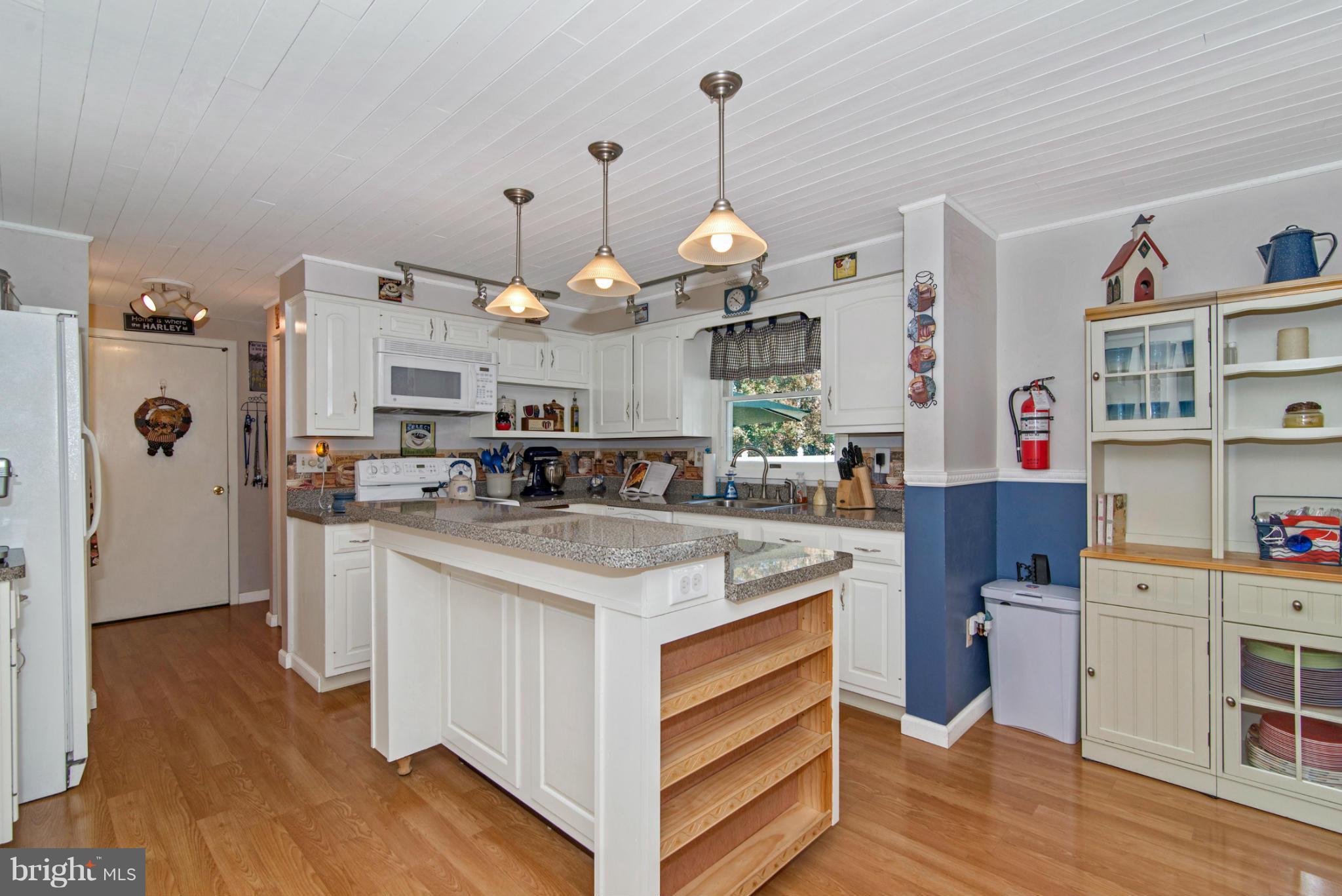 585 Pumphouse Road Frederick, MD 21703 - Photo 5 of 30 Kitchen