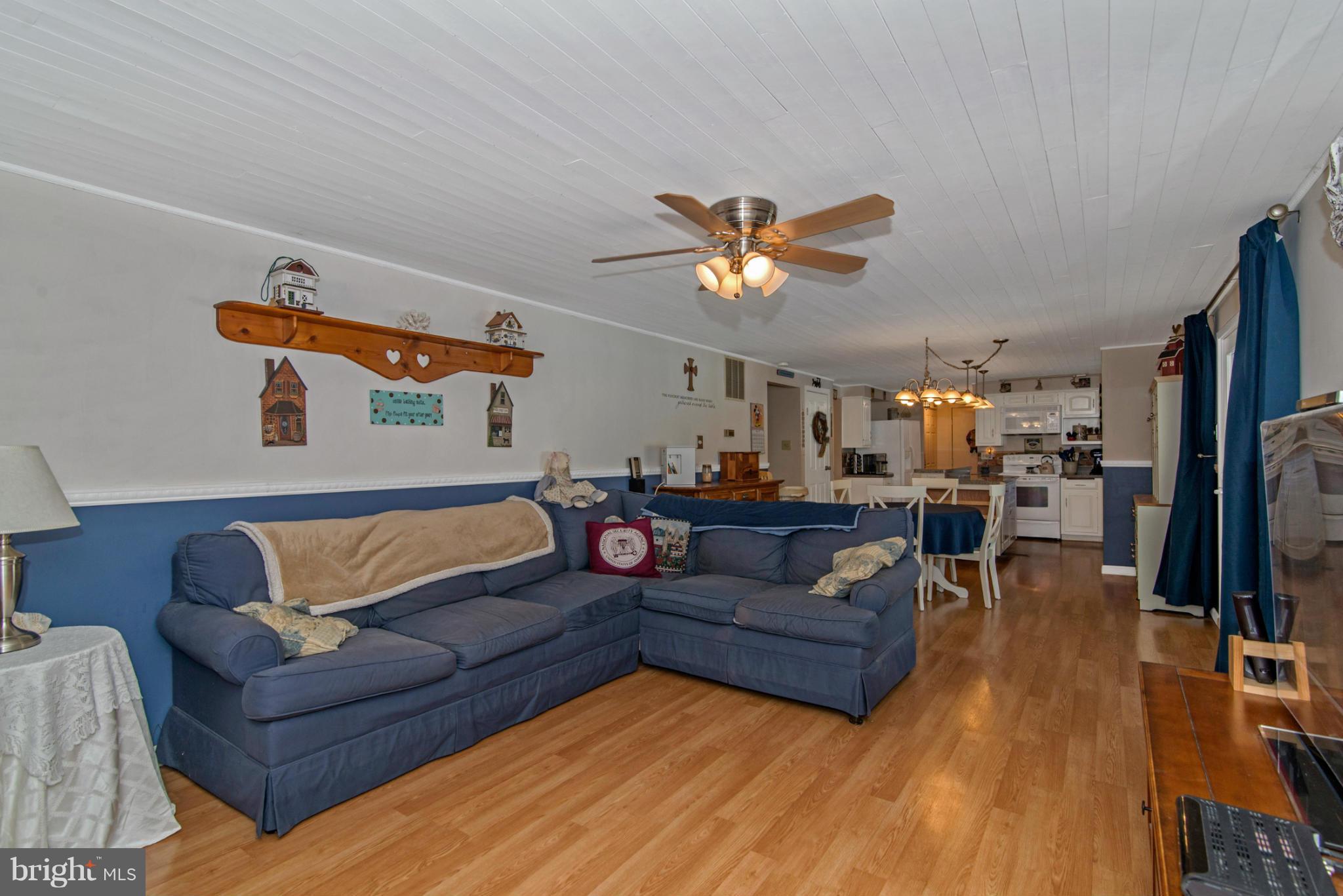 585 Pumphouse Road Frederick, MD 21703 - Photo 8 of 30 Family Room