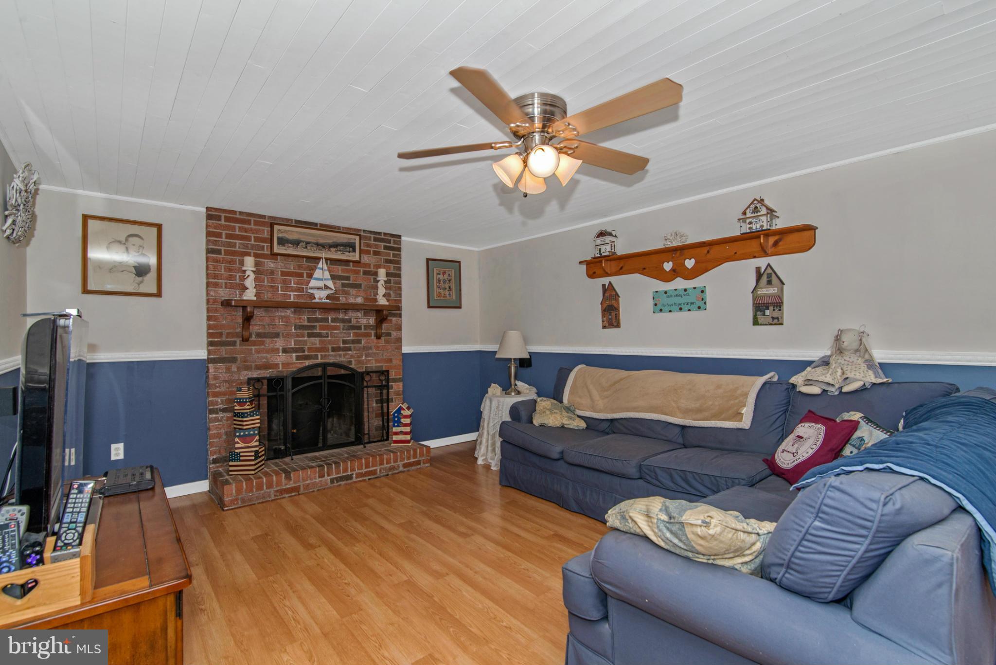 585 Pumphouse Road Frederick, MD 21703 - Photo 9 of 30 Family Room