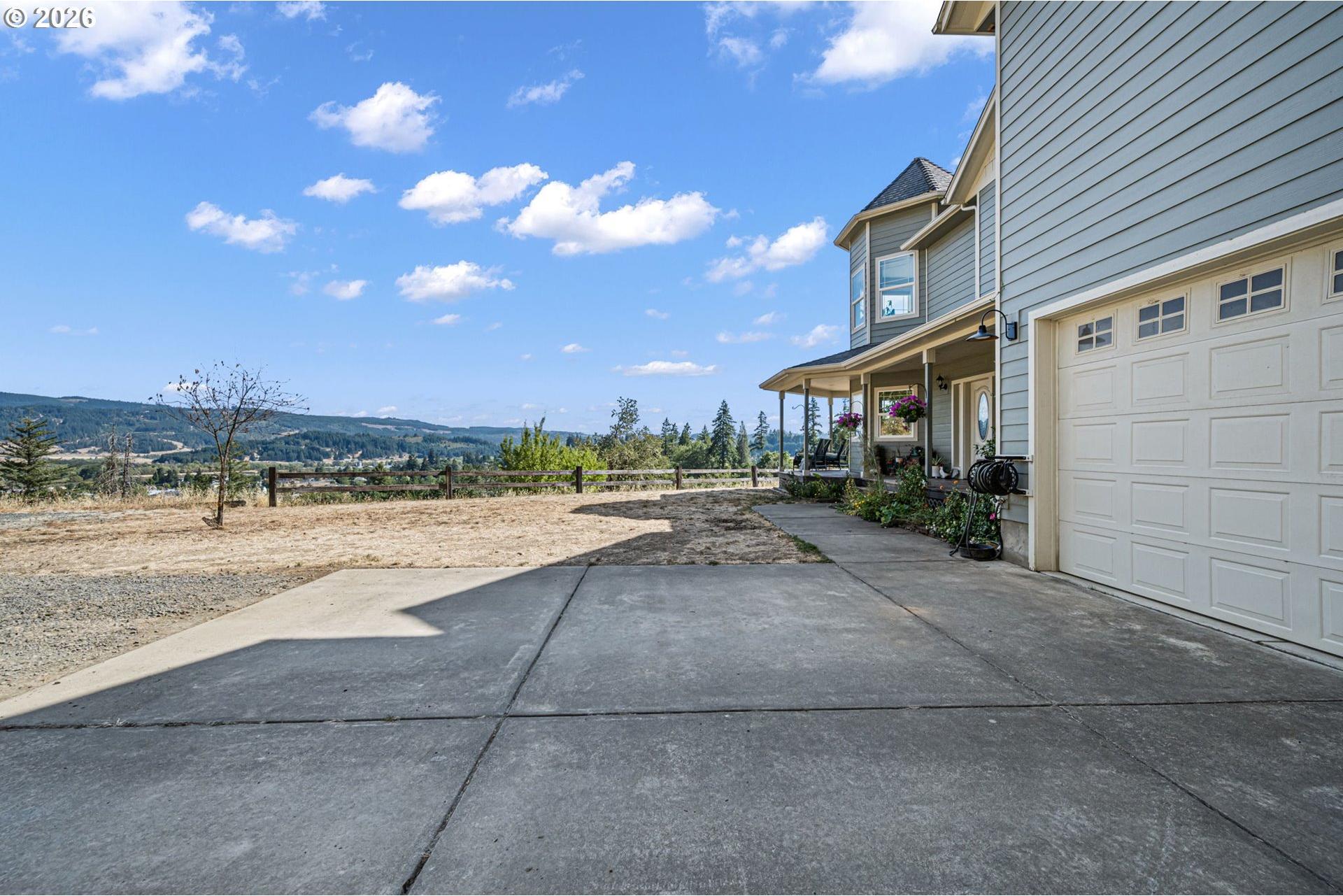 785 Mathis Hill Road Yoncalla, OR 97499 - Photo 7 of 48 Gallery Image 7