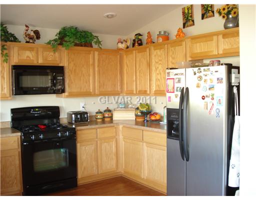2278 Chestnut Ranch Avenue Henderson, NV 89052 - Photo 6 of 13 Kitchen.