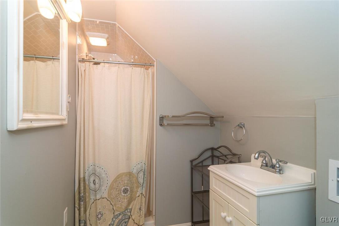 408 Willow Road Hellertown, PA 18055 - Photo 18 of 21 Gallery Image 18