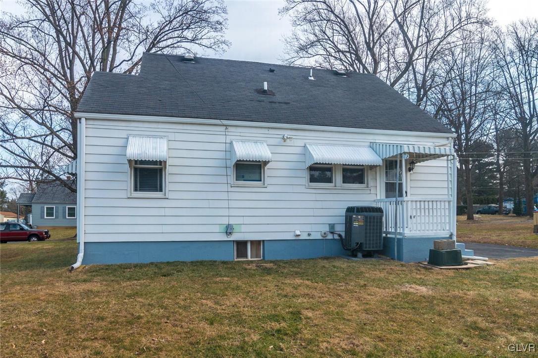 408 Willow Road Hellertown, PA 18055 - Photo 3 of 21 Gallery Image 3