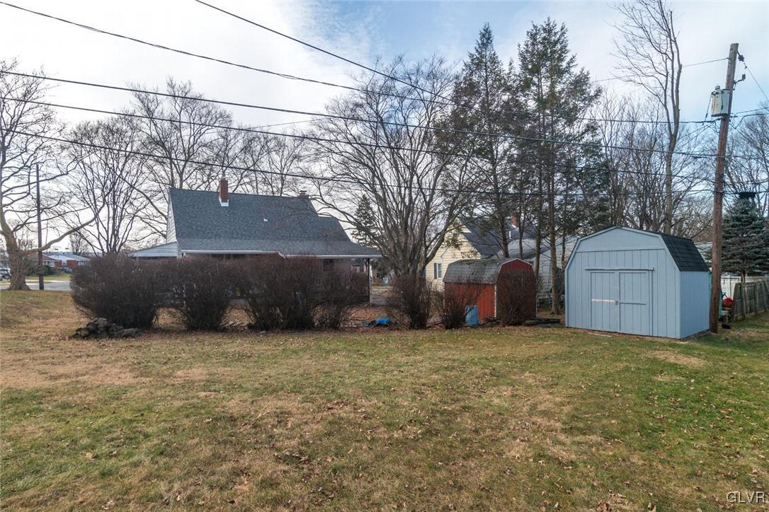 408 Willow Road Hellertown, PA 18055 - Photo 4 of 21 Gallery Image 4