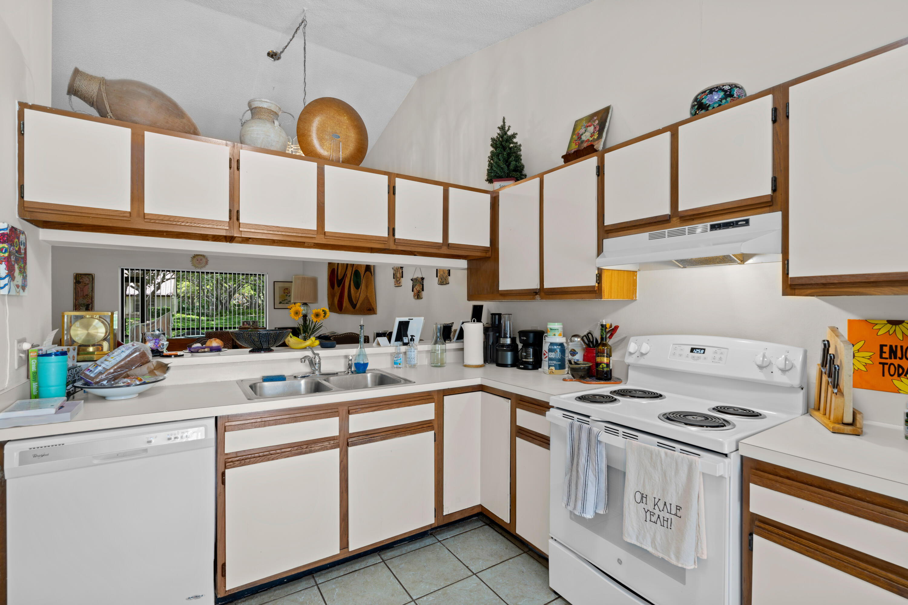 496 Hardwood Place Boca Raton, FL 33431 - Photo 5 of 30 Kitchen