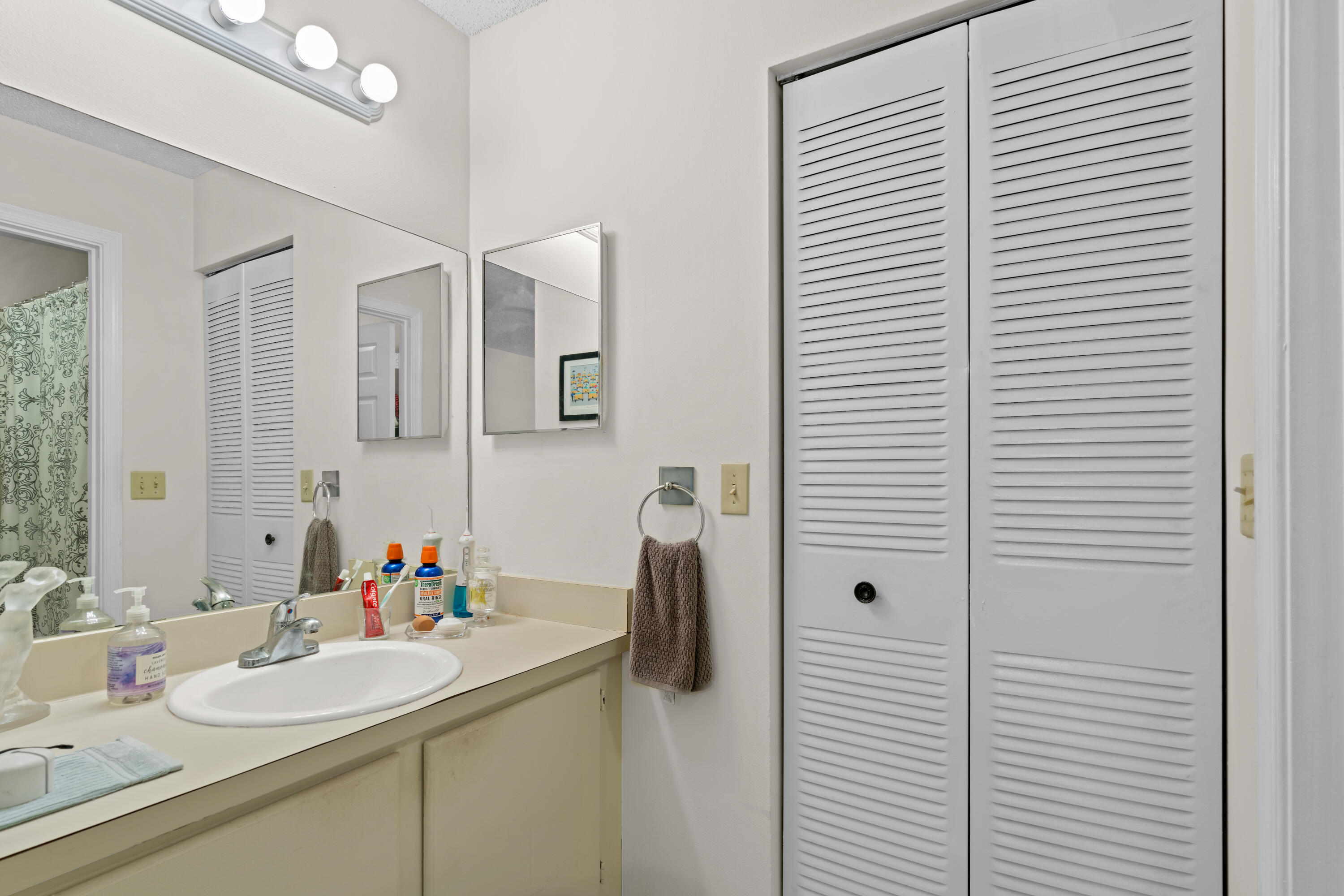 496 Hardwood Place Boca Raton, FL 33431 - Photo 8 of 30 Closet