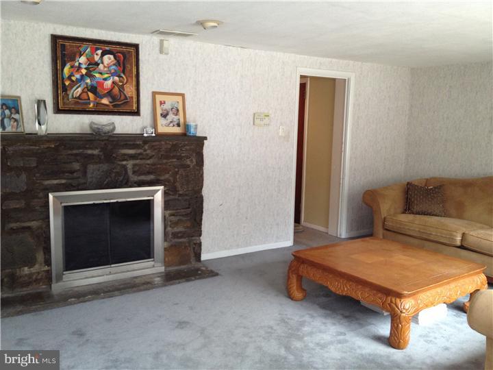 1205 Sandringham Road Bala Cynwyd, PA 19004 - Photo 11 of 24 Family Room
