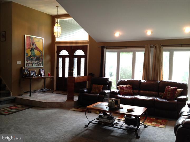 1205 Sandringham Road Bala Cynwyd, PA 19004 - Photo 5 of 24 Living Room