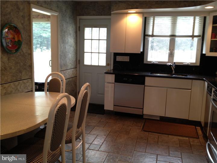 1205 Sandringham Road Bala Cynwyd, PA 19004 - Photo 9 of 24 Kitchen