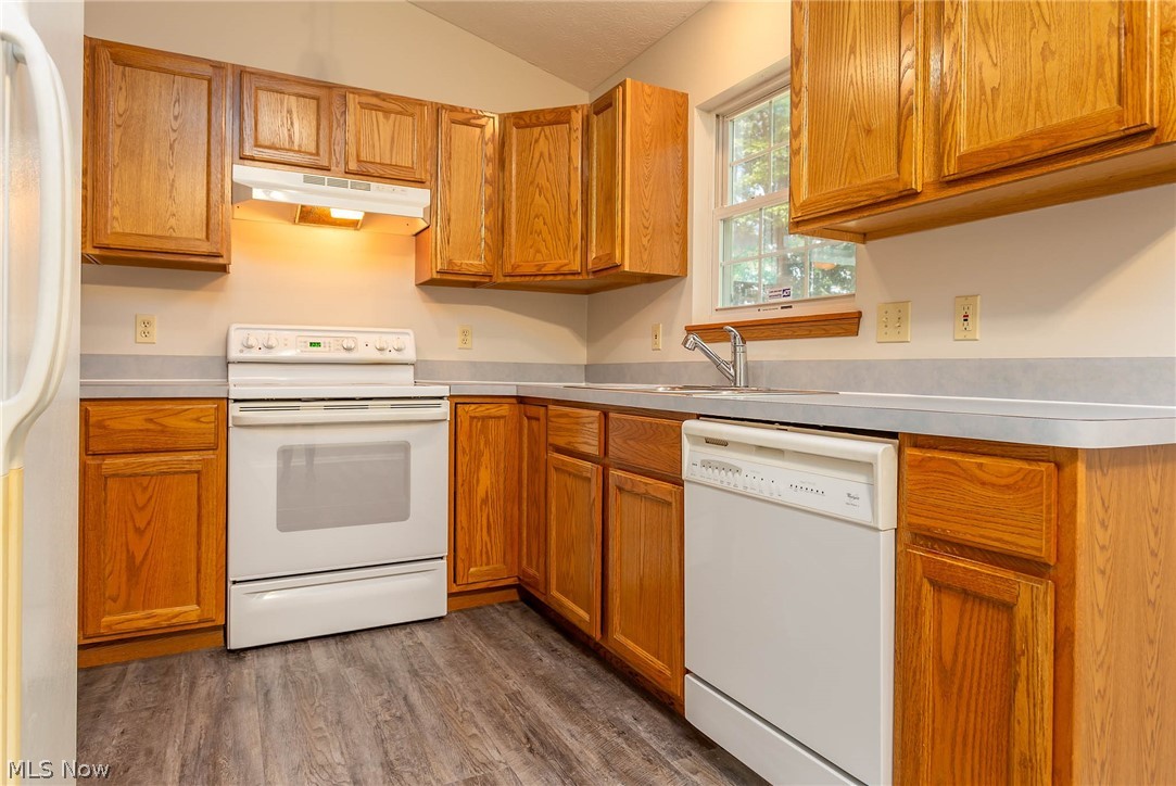 561 Guilford Road Vermilion, OH 44089 - Photo 3 of 35 Gallery Image 3