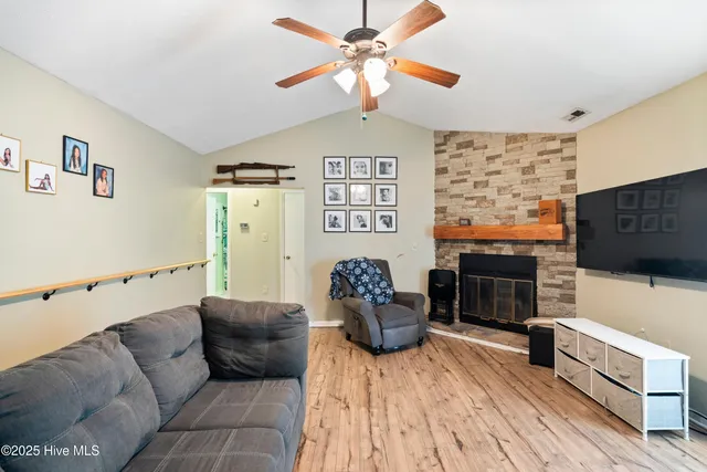 $237,000 | 100 Natalie Lane, Hubert, NC 28539