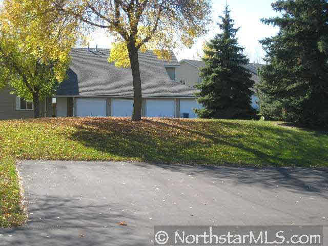 6240 Magda Drive, Unit D Maple Grove, MN 55369 - Photo 3 of 10