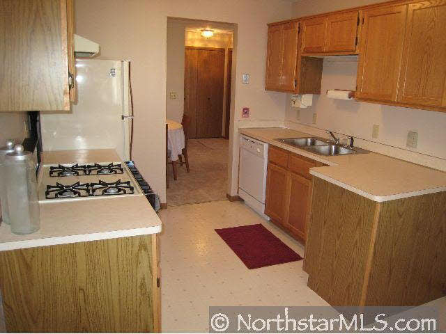 6240 Magda Drive, Unit D Maple Grove, MN 55369 - Photo 6 of 10