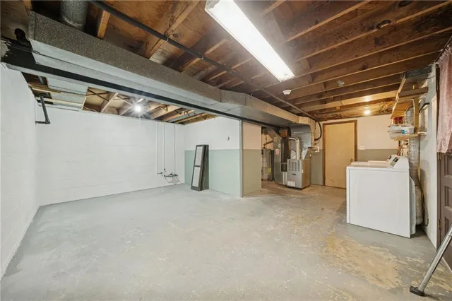 a house view with a outdoor space