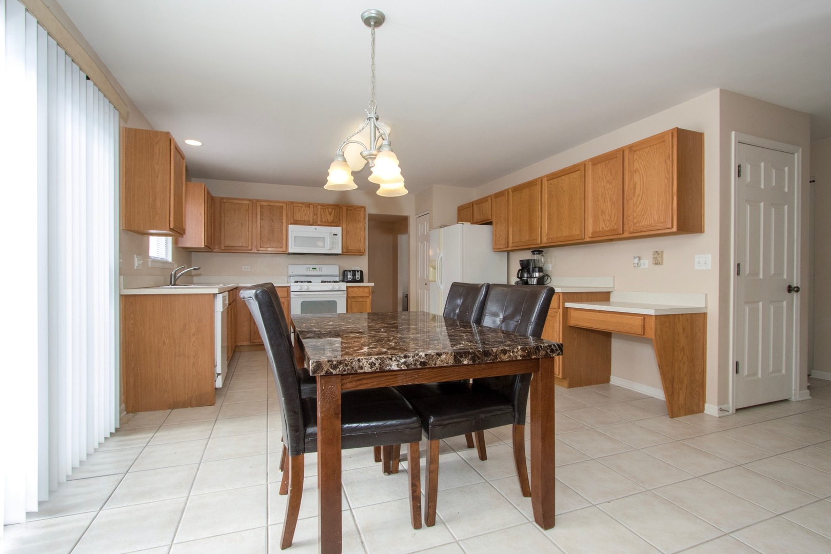 1464 Sedge Pass Minooka, IL 60447 - Photo 13 of 38