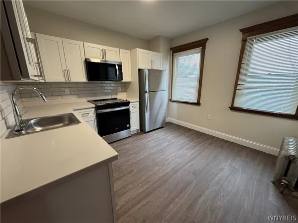 $1,475 | 121 Humboldt Parkway, Unit A, Buffalo, NY 14214